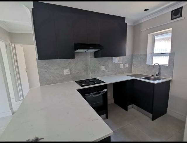 2 BEDROOM PROPERTY TO RENT IN GOODWOOD CENTRAL